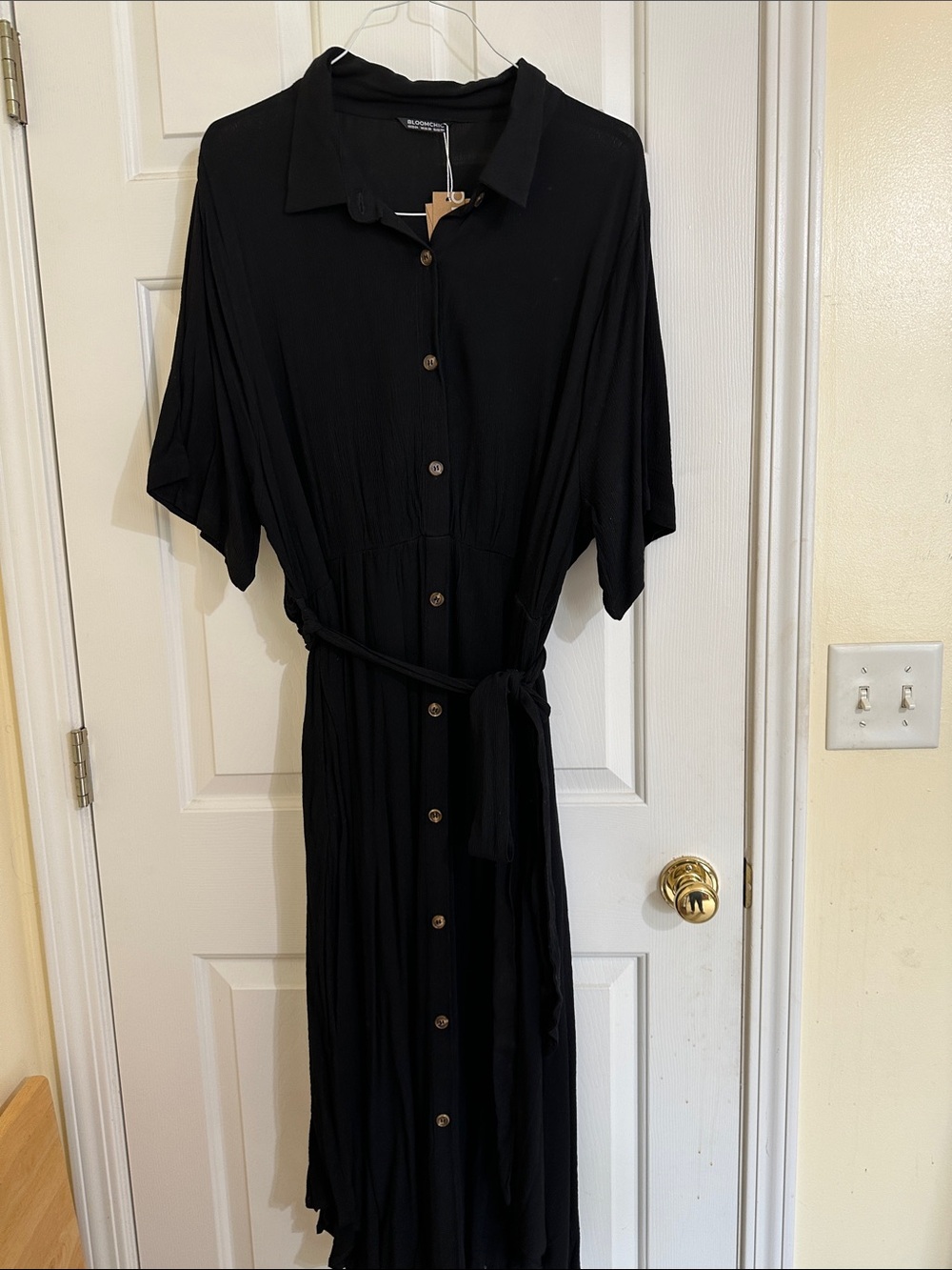 Black Button-Front Shirt Dress with Tie Waist - Unknown Brand